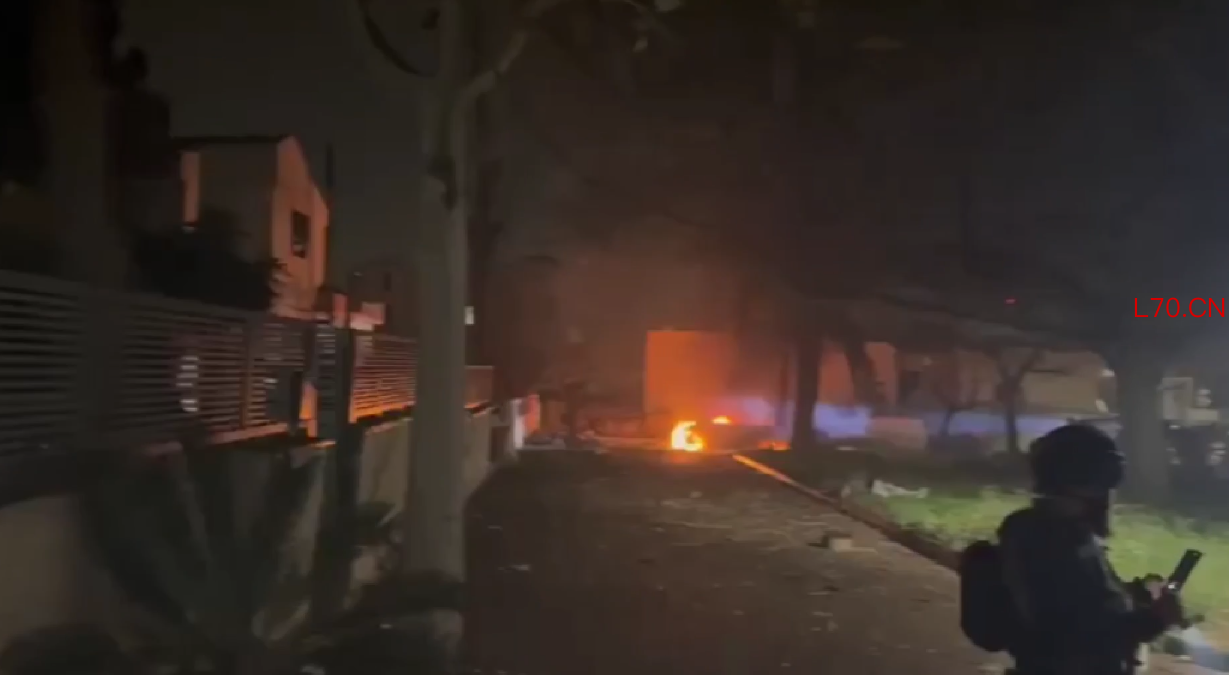 △以南部城市迪莫纳21日晚遭导弹袭击