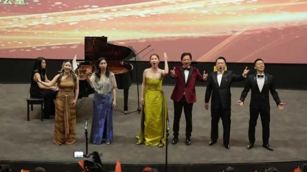 以歌为桥聚同心 文化交融促团结——香港歌剧院“狮子山下”音乐会唱响中卫