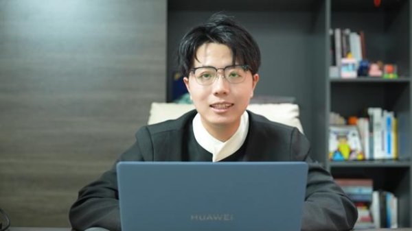 武汉00后老板“逼”员工花钱用AI：每月至少1500元，敢花多少我就敢报销多少，不花不行